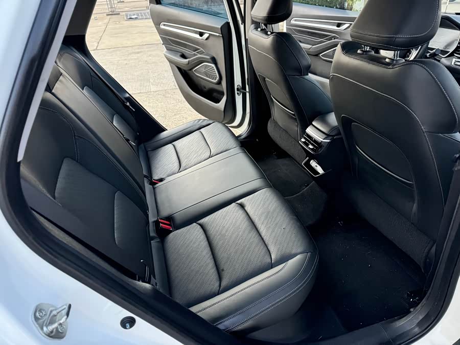 GEELY Emgrand 2022 #15 GEELY Emgrand 2022 car image #15