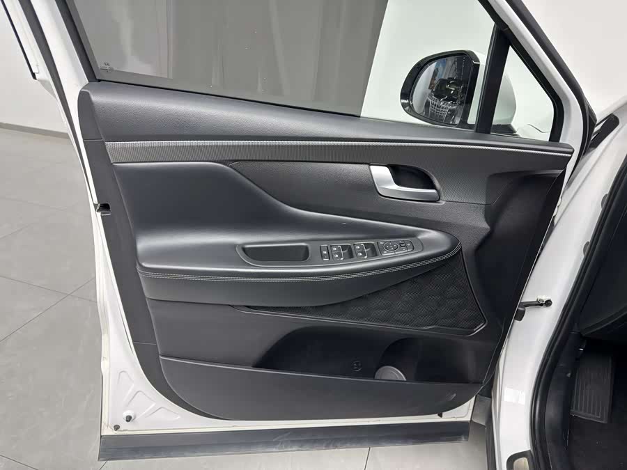 Hyundai Santa Fe 2020 car image #15