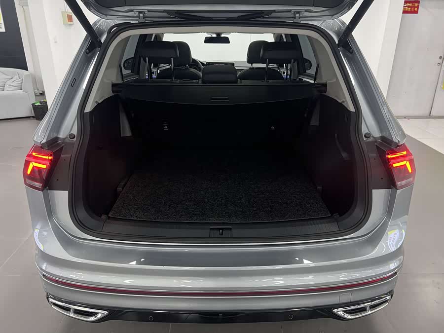 Volkswagen Tiguan L 2022 car image #15