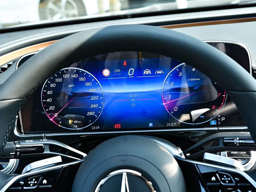 Mercedes-Benz E Class 2025 car image #15