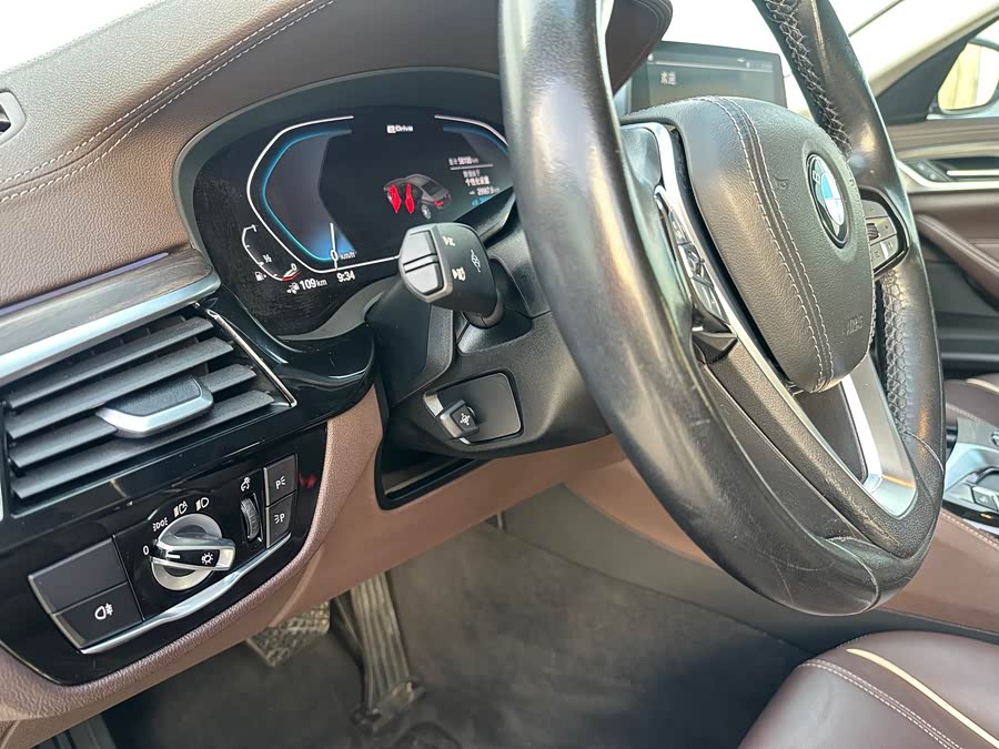 BMW 5 Series New Energy 2020 car image #15