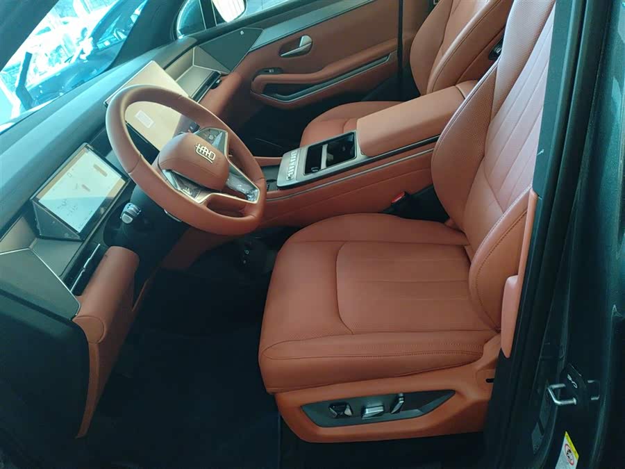 BYD Tang L 2025 car image #15