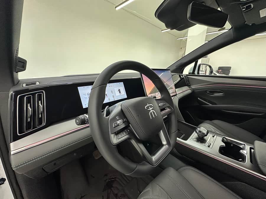 BYD SongL DM-i 2025 #15 BYD SongL DM-i 2025 car image #15