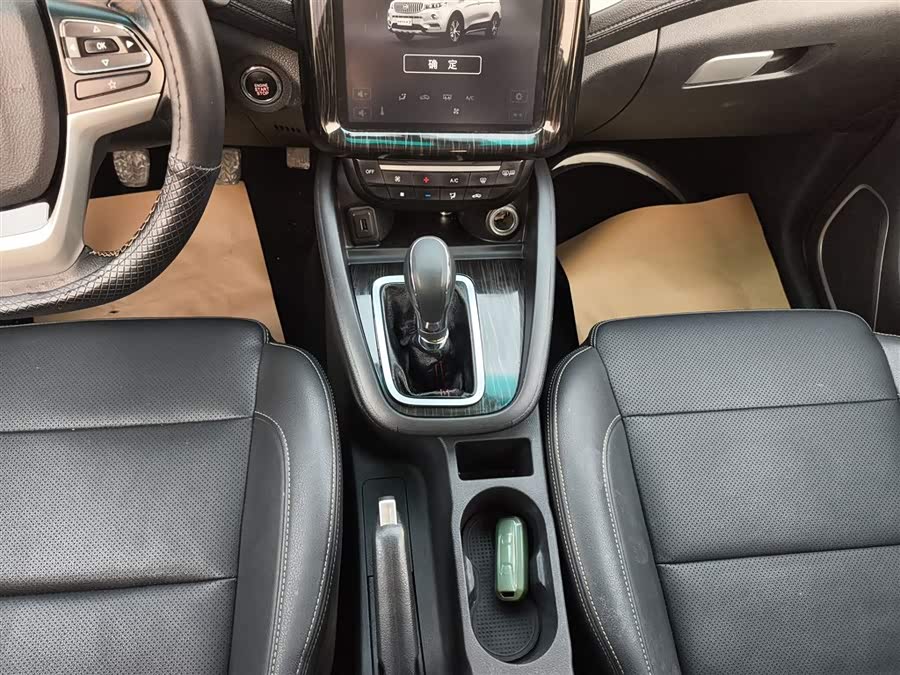 SWM X7 2018 изображение автомобиля #15