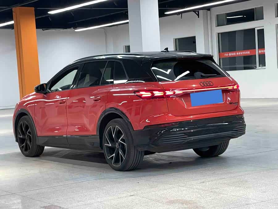 Audi Q5 e-tron 2022 صورة سيارة #15