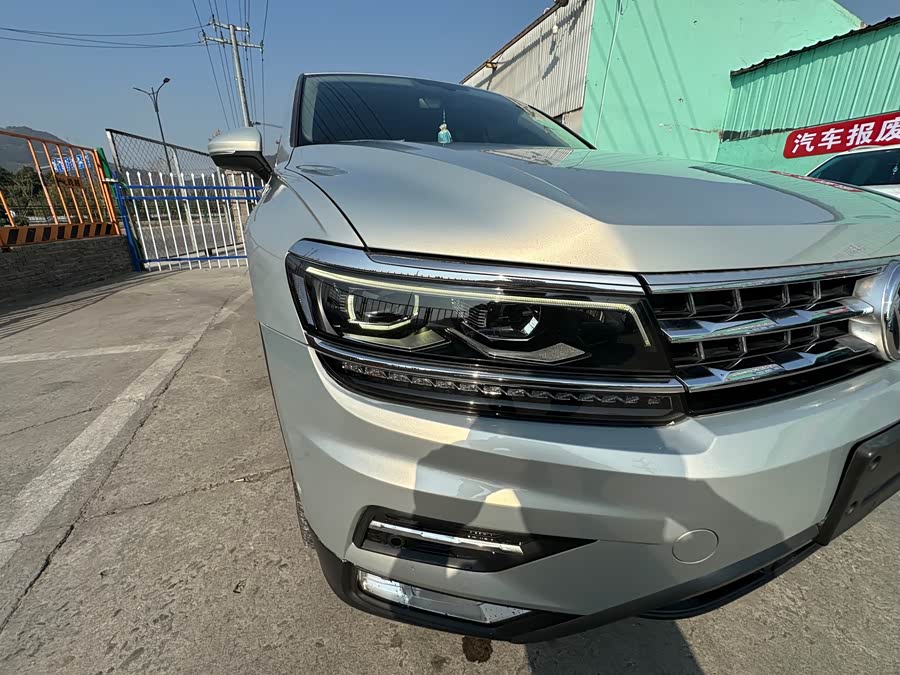 Volkswagen Tiguan L 2016 car image #15