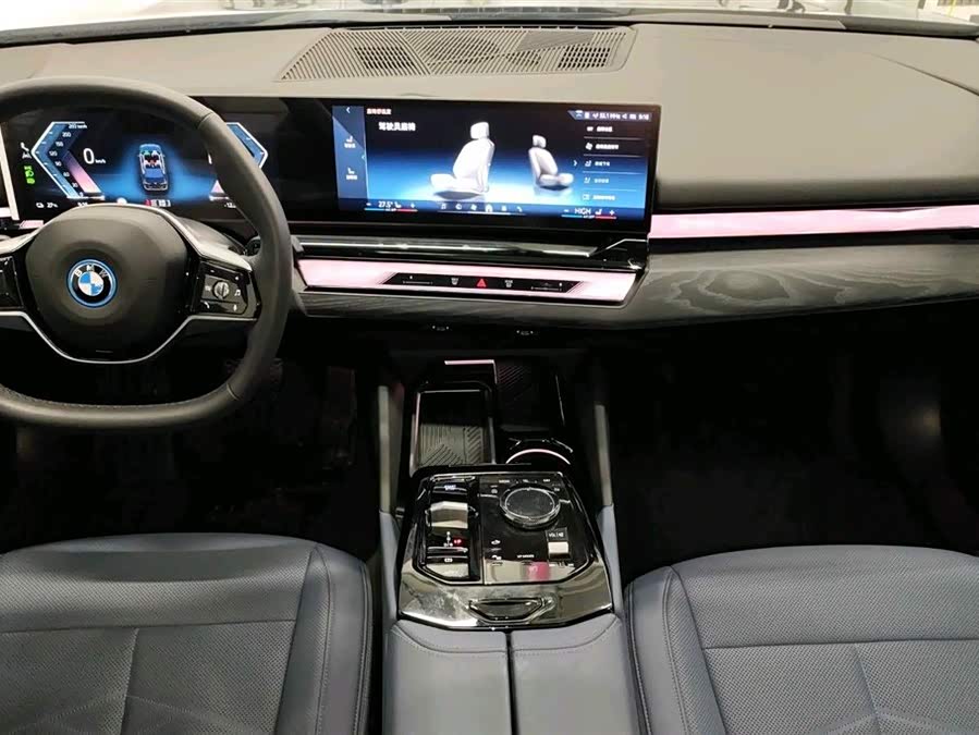 BMW i5 2025 car image #15