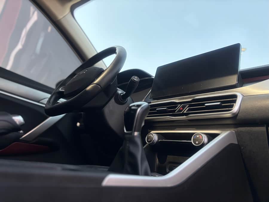 GEELY Coolray 2021 car image #15