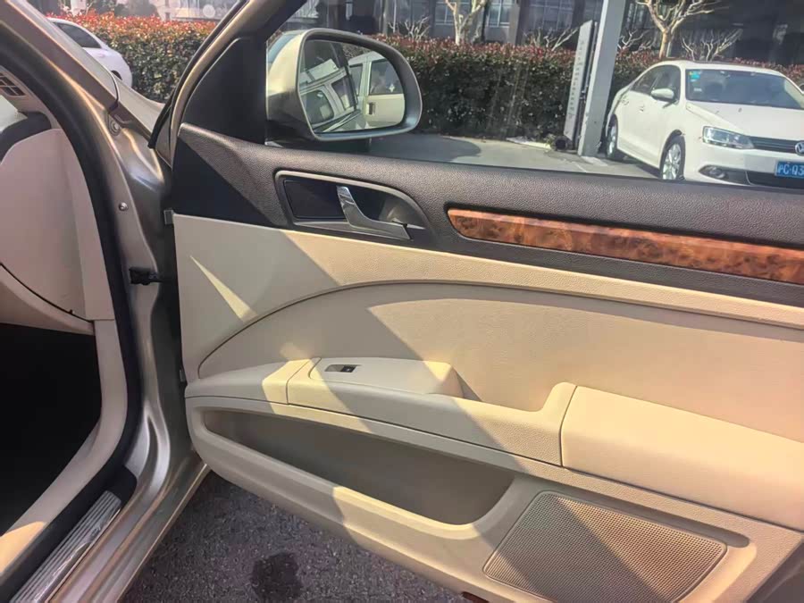 Skoda Superb 2013 car image #15