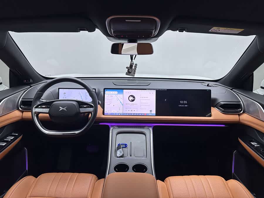 Xpeng G9 2025 صورة سيارة #15