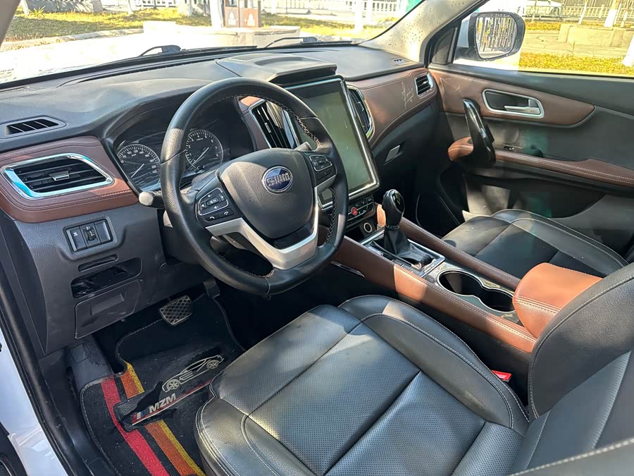 SWM X7 2019 изображение автомобиля #15