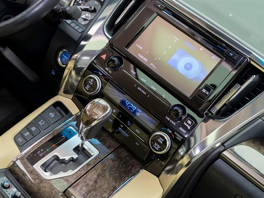 Toyota Vellfire 2020 immagine di auto #15