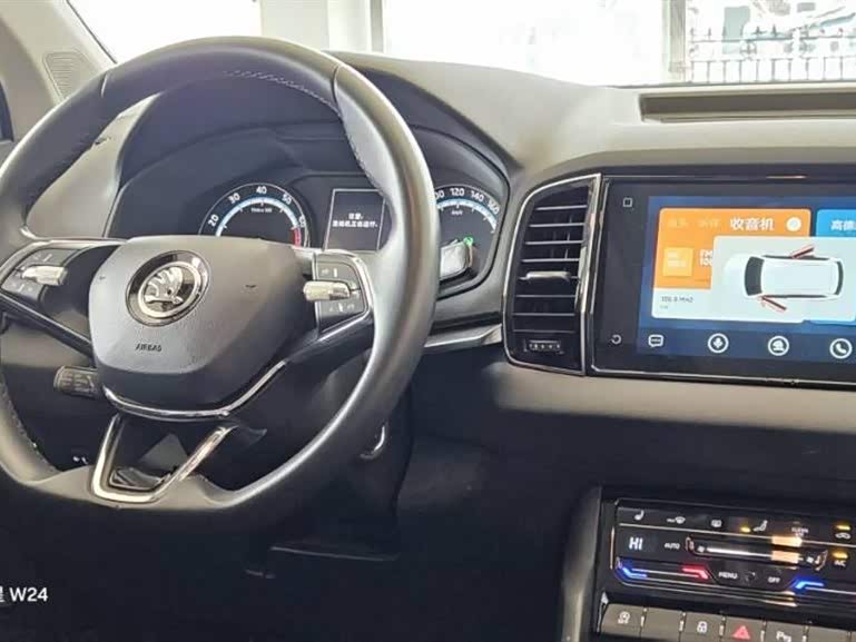 Skoda Karoq 2021 car image #15