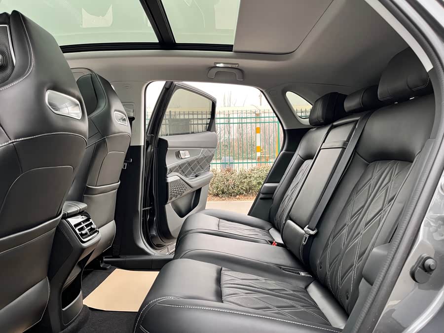 Changan UNI-K iDD 2025 car image #15