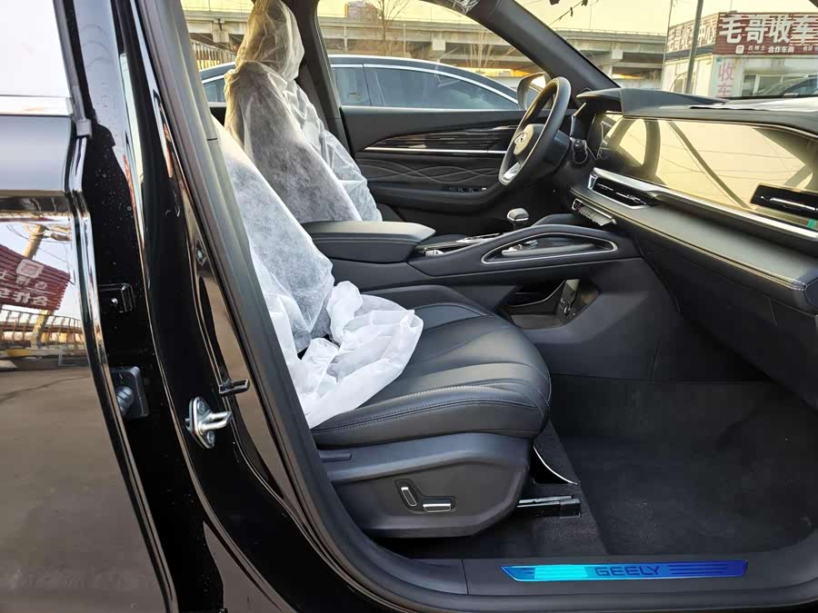 GEELY Monjaro 2025 car image #15