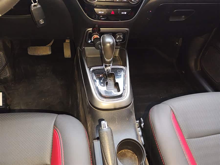 Changan CS15 2018 #15 Changan CS15 2018 car image #15