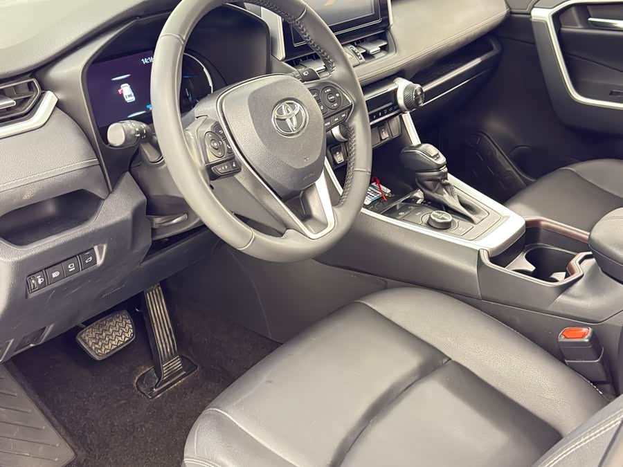 Toyota RAV4 2021 car image #15
