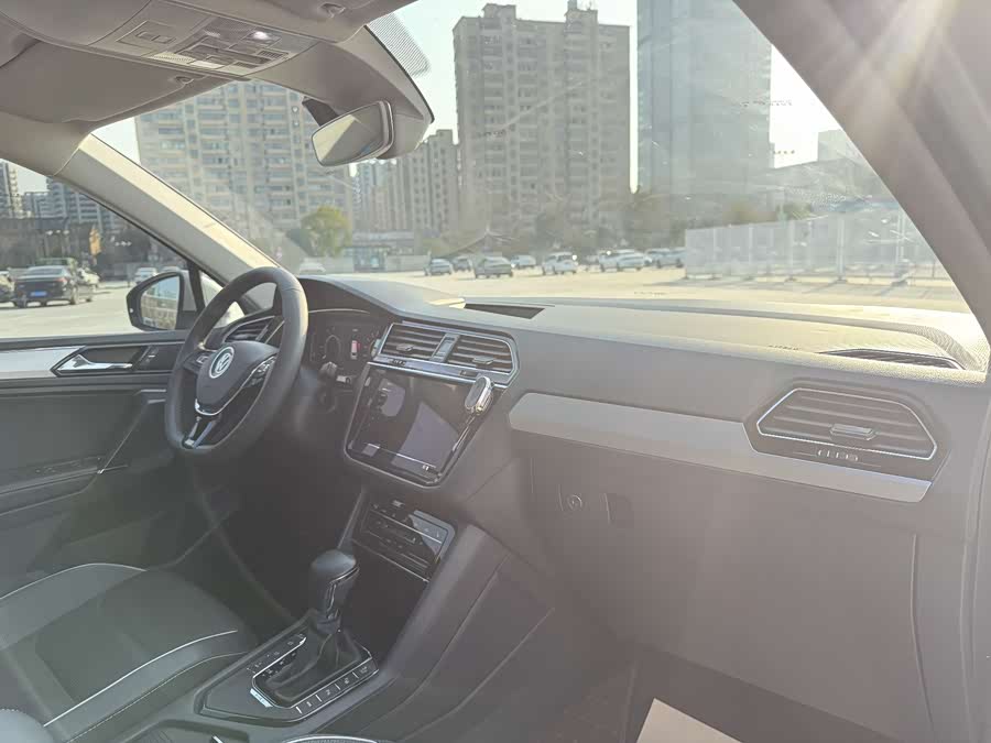 Volkswagen Tiguan L New Energy 2021 изображение автомобиля #15