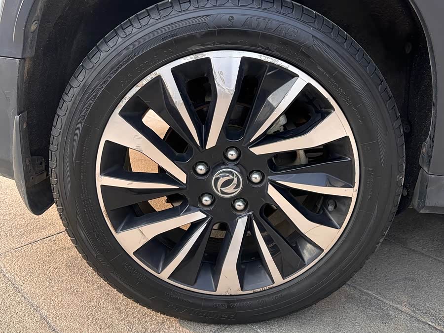 Forthing T5 2018 صورة سيارة #15