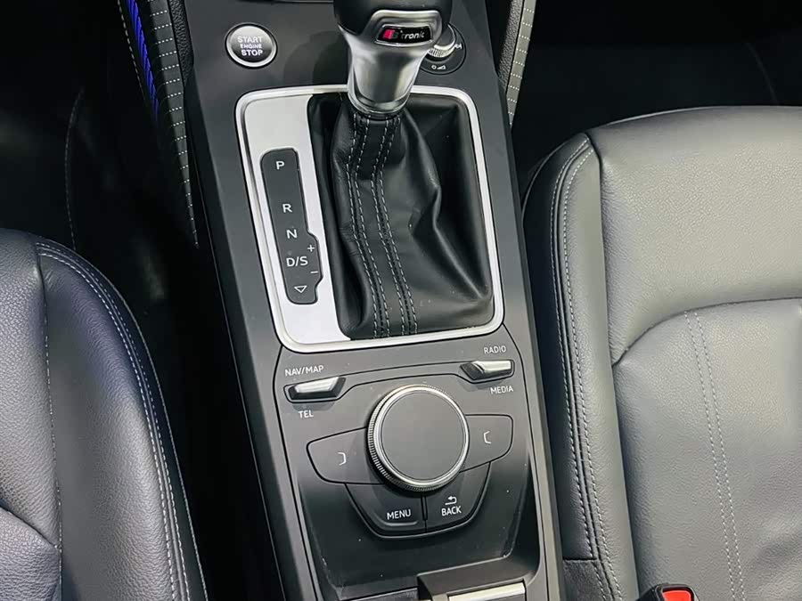 Audi Q2L 2024 imagem de carro #15