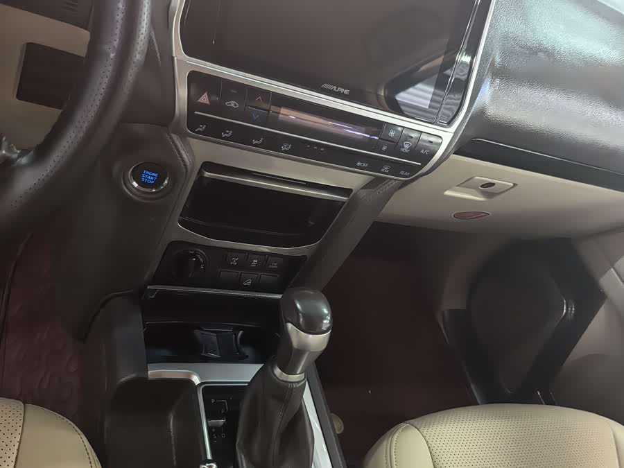 Toyota Land Cruiser Prado 2018 car image #15
