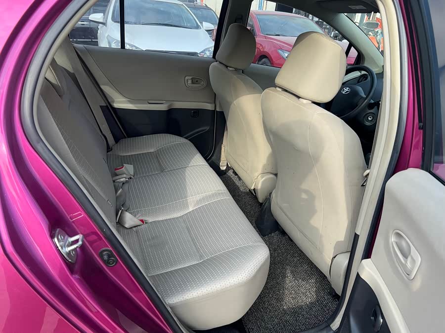 Toyota Yaris 2011 imagen de coche #15