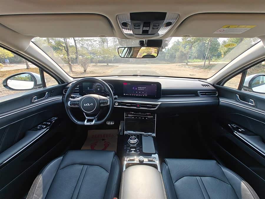 Kia K5 2021 car image #15