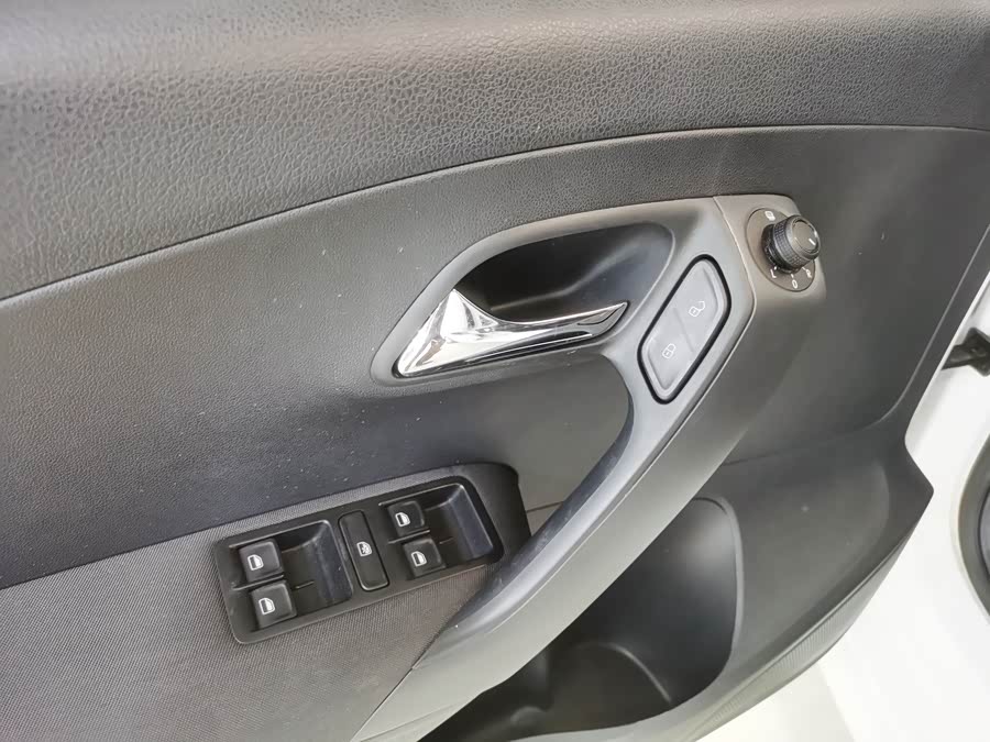 Volkswagen Polo 2019 immagine di auto #15