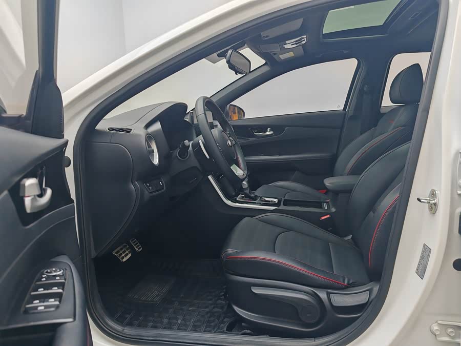Kia K3 2020 car image #15