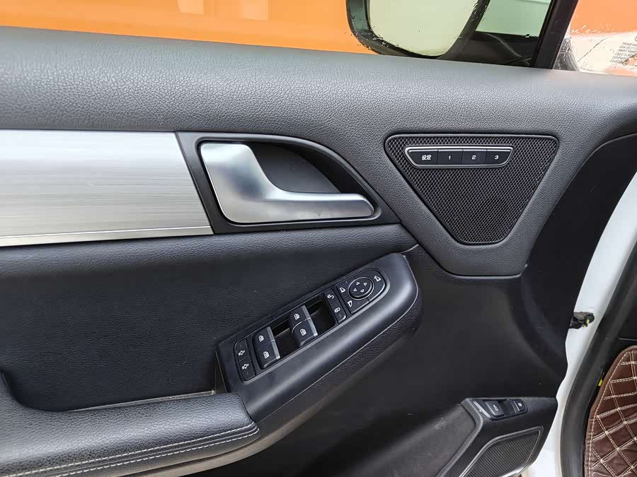 BYD Tang 2018 #15 BYD Tang 2018 car image #15