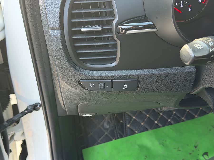 Kia K2 2018 imagen de coche #15