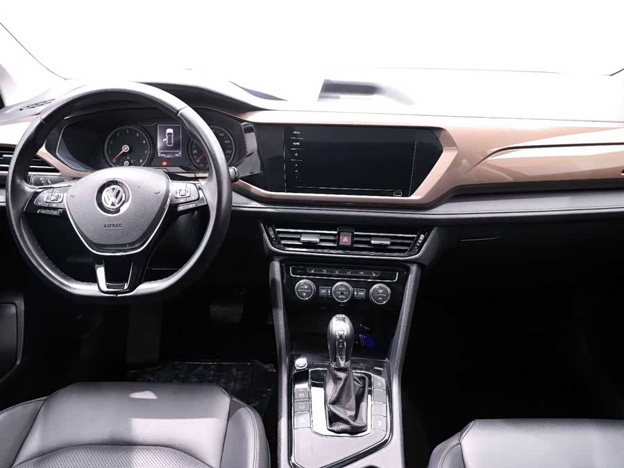 Volkswagen Tharu 2020 car image #15