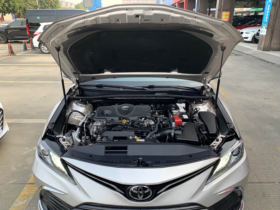 Toyota Camry 2022 immagine di auto #15