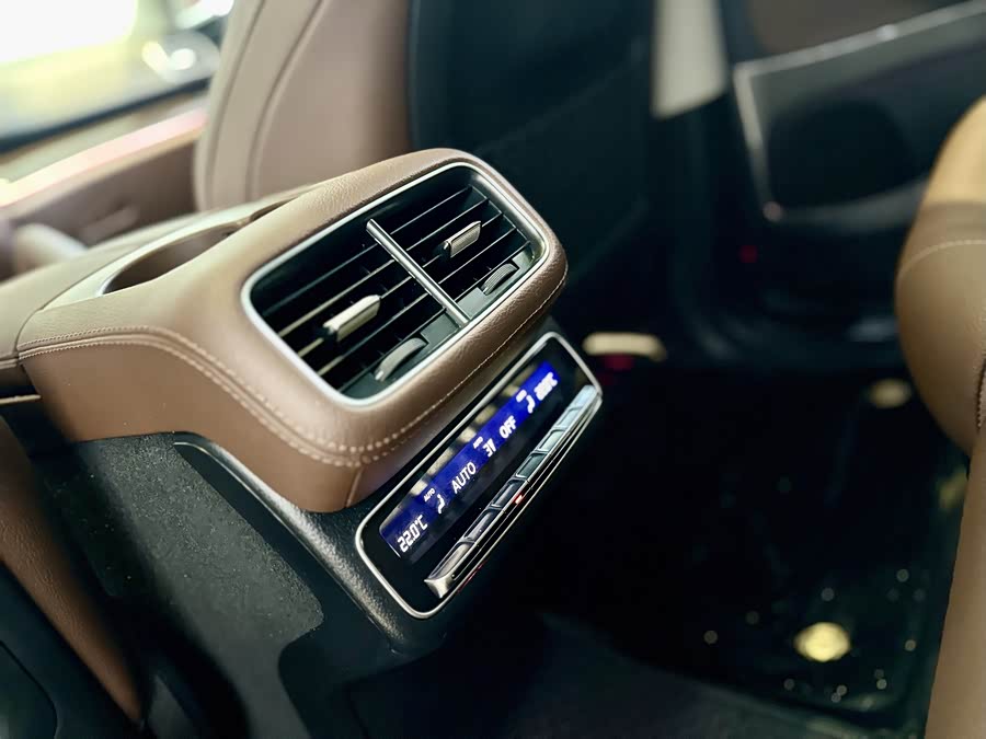 Mercedes-Benz GLE Class 2024 car image #15