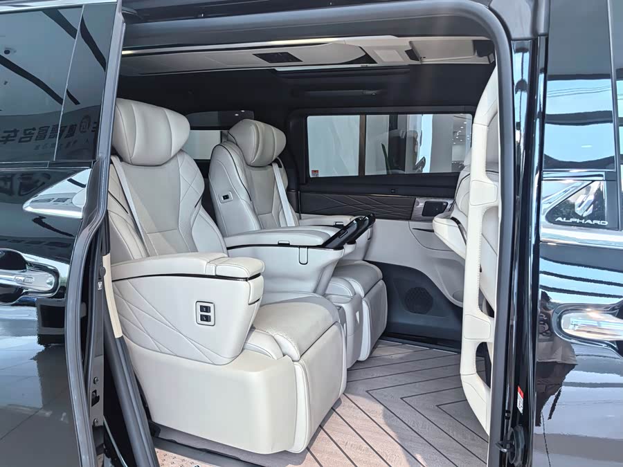 Toyota Alphard 2024 #15 Toyota Alphard 2024 изображение автомобиля #15