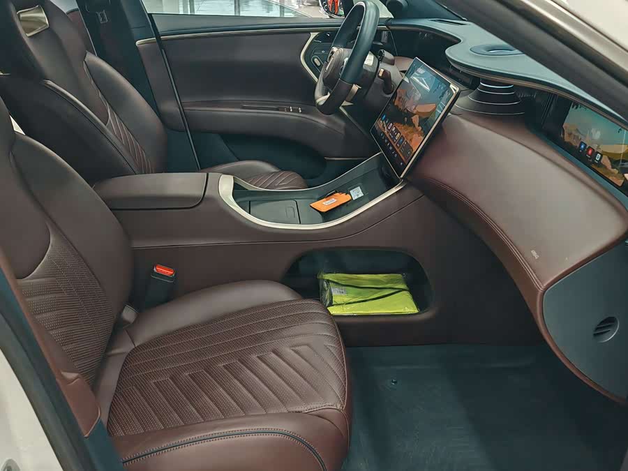 Avatr 11 2023 car image #15