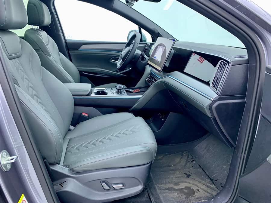 BYD SongL DM-i 2025 car image #15