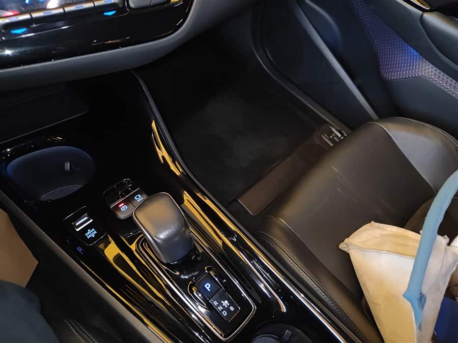 Toyota C-HR EV 2021 #15 Toyota C-HR EV 2021 image de voiture #15