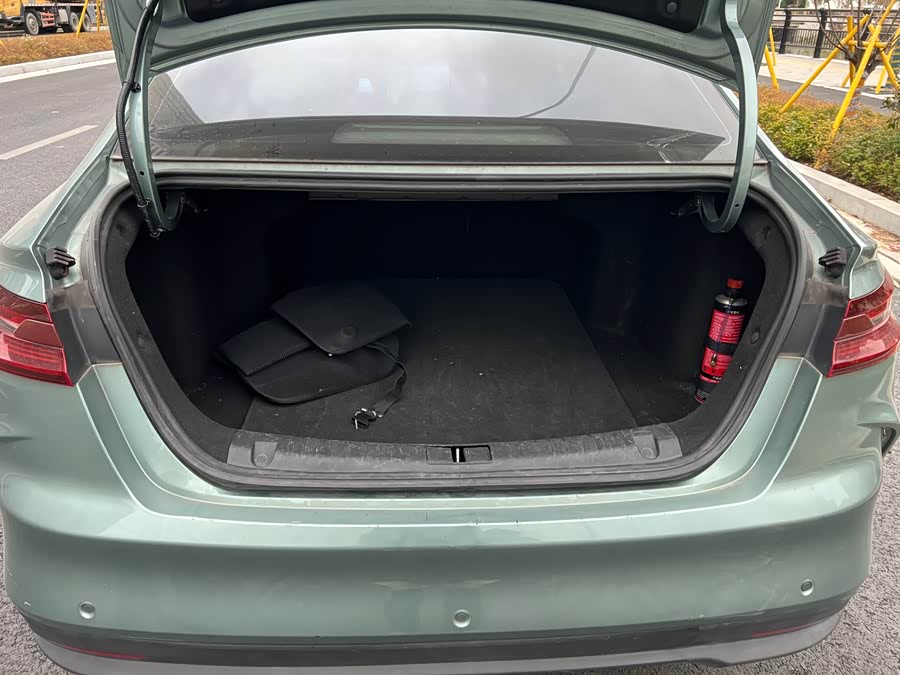 GEELY 2023 car image #15