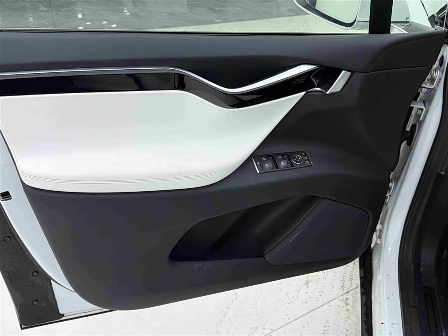 Tesla Model X 2018 #15 Tesla Model X 2018 car image #15