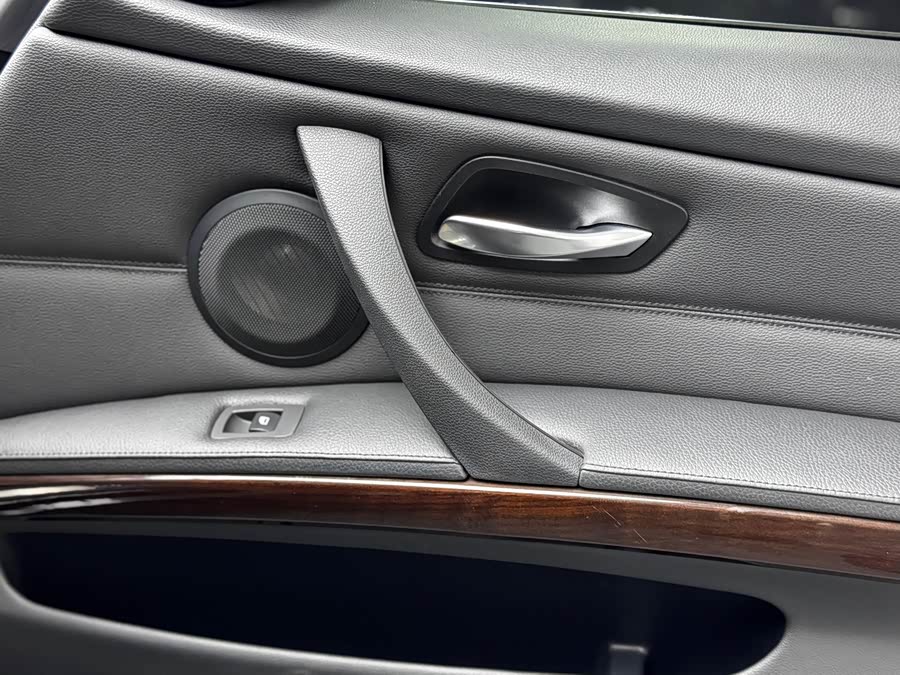 BMW 3 Series (Imported) 2010 car image #15