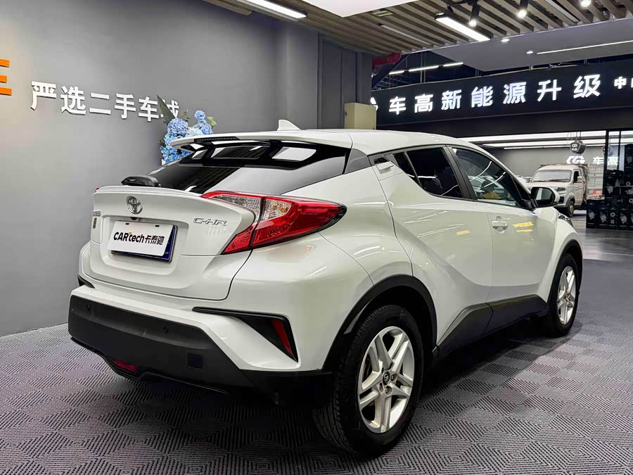 Toyota C-HR 2022 #15 Toyota C-HR 2022 immagine di auto #15