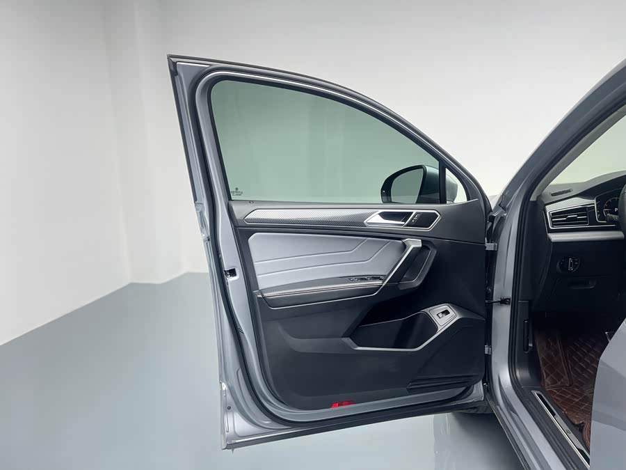 Volkswagen Tiguan X 2021 car image #15