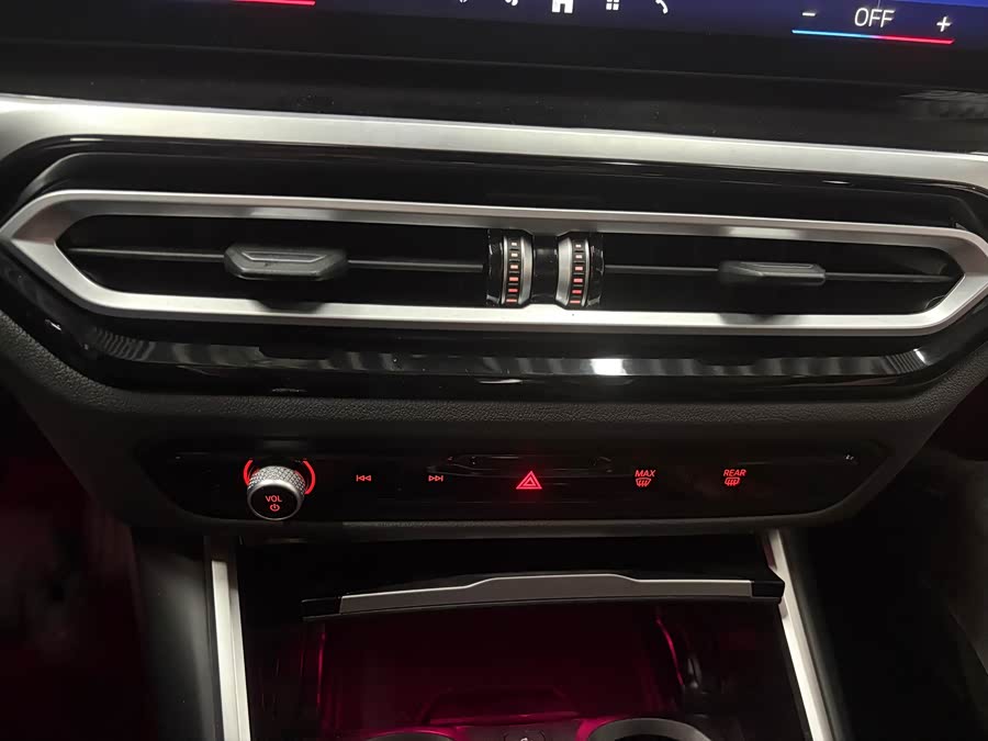 BMW i3 2023 car image #15