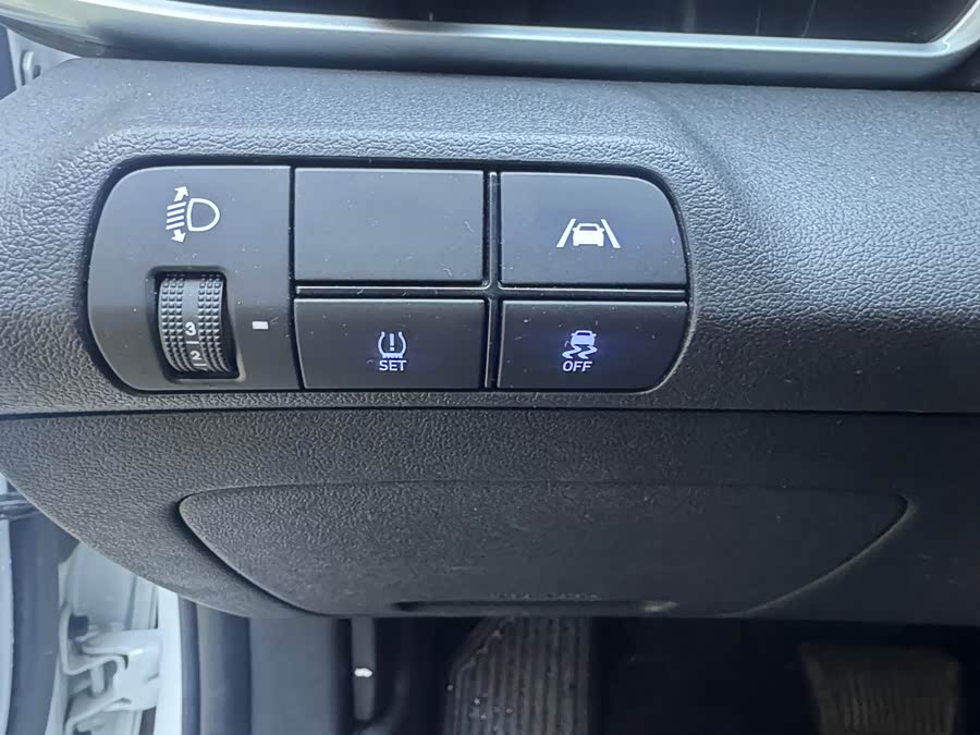 Hyundai Elantra 2022 car image #15