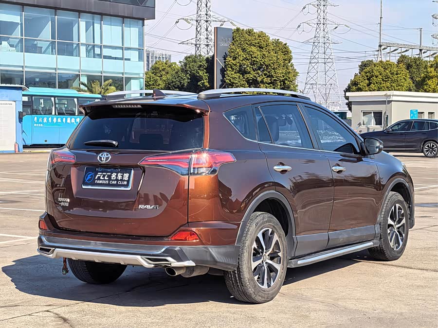 Toyota RAV4 2017 car image #15