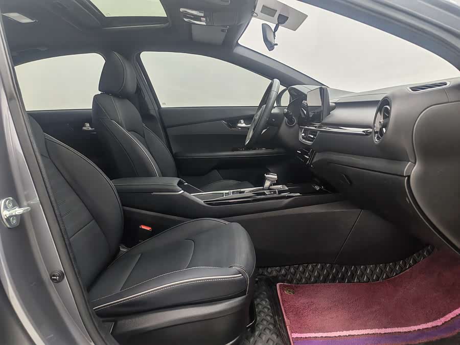 Kia K3 2023 car image #15