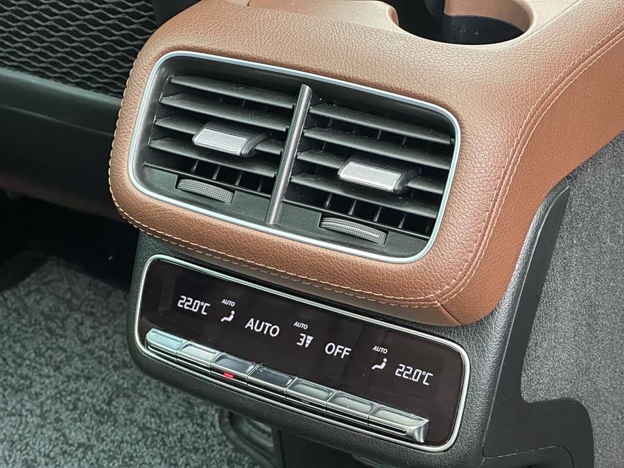 Mercedes-Benz GLE Class 2024 immagine di auto #15