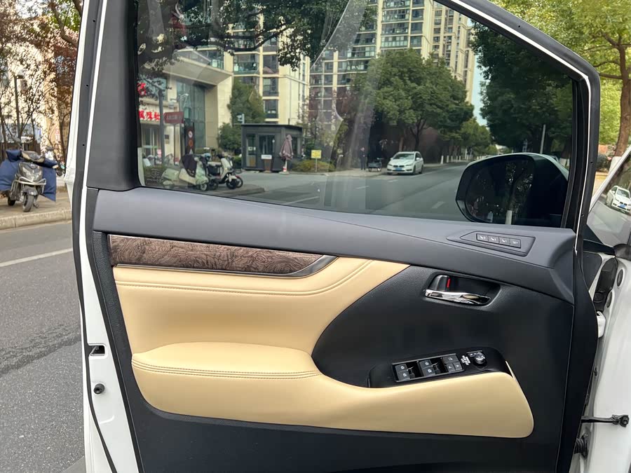 Toyota Alphard 2021 #15 Toyota Alphard 2021 car image #15