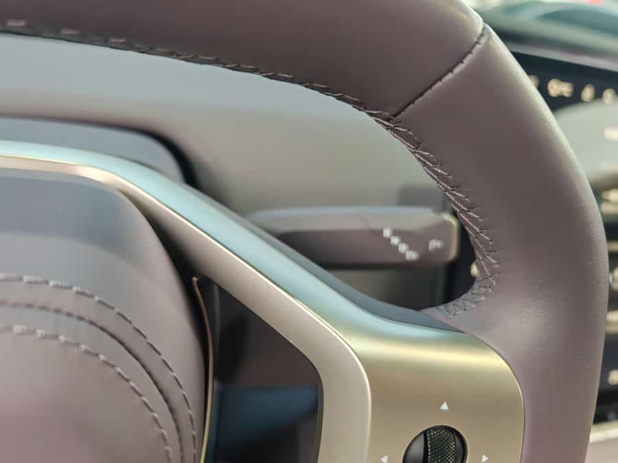 Avatr 12 2024 car image #15